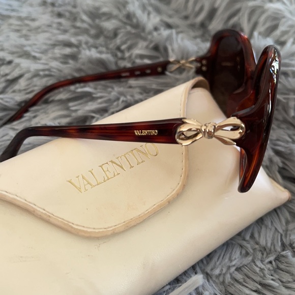 🕶Authentic Valentino Sunglasses🕶 - Picture 2 of 11
